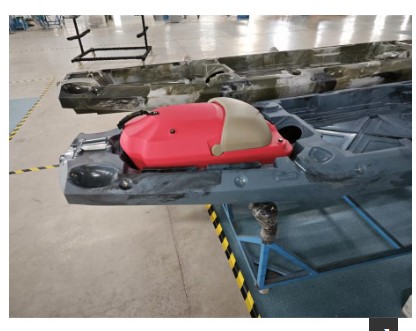 Alternative view of Storage boot wildcat